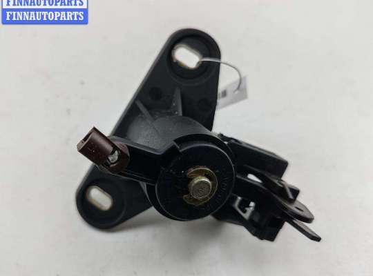 Личинка крышки багажника на Opel Zafira A