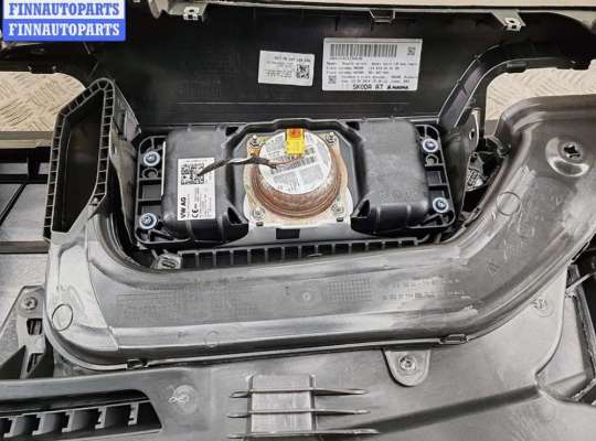 Панель передняя салона (Торпедо) на Skoda Octavia (5E, A7)