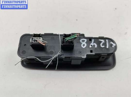 купить Блок кнопок управления стеклоподъемниками на Fiat Ulysse II (c 2002)
