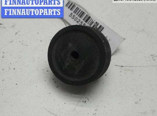 купить Кронштейн крепления на Volkswagen Passat B5
