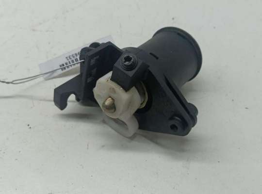 купить Личинка замка багажника на Ford Fiesta (2001-2007)