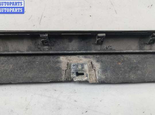 купить Накладка на порог наружная левая на Mazda 3 (2018- ) BP