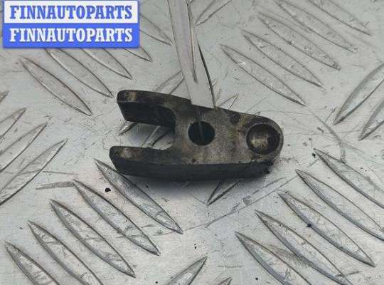 купить Скоба (кронштейн) крепления форсунки на Mercedes Vito-1 W638 (1996-2003)