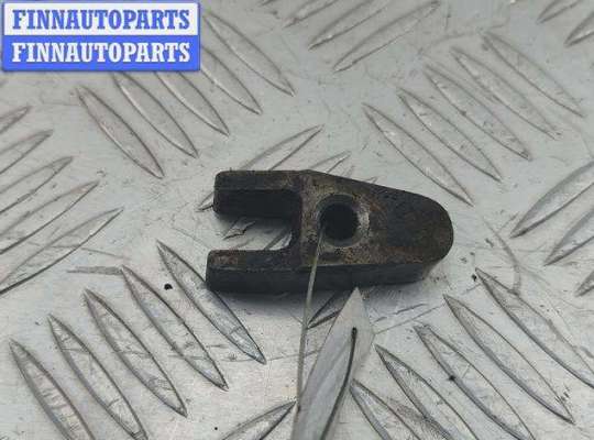 купить Скоба (кронштейн) крепления форсунки на Mercedes Vito-1 W638 (1996-2003)