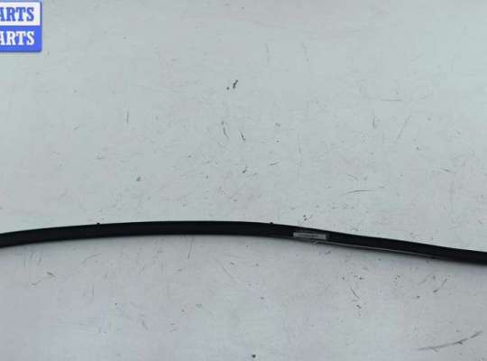 купить Молдинг двери передней левой на Volkswagen Golf-4