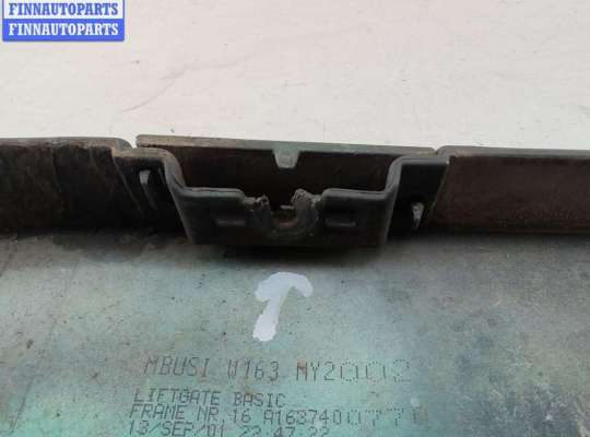 купить Накладка двери (крышки) багажника на Mercedes M-Class ML W163 (1998-2004)