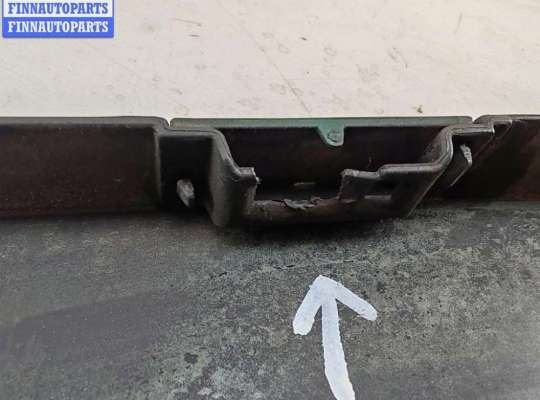 купить Накладка двери (крышки) багажника на Mercedes M-Class ML W163 (1998-2004)