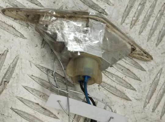 Повторитель поворота в крыло на Ford Mondeo III