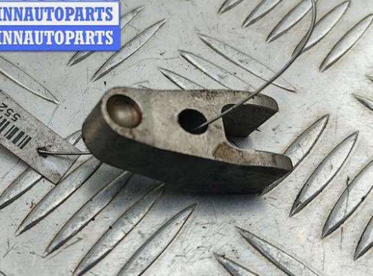 купить Скоба (кронштейн) крепления форсунки на Mercedes E-Class W210 (1995-2002)