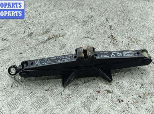 купить Домкрат на Nissan Primera P11 (1999-2002)