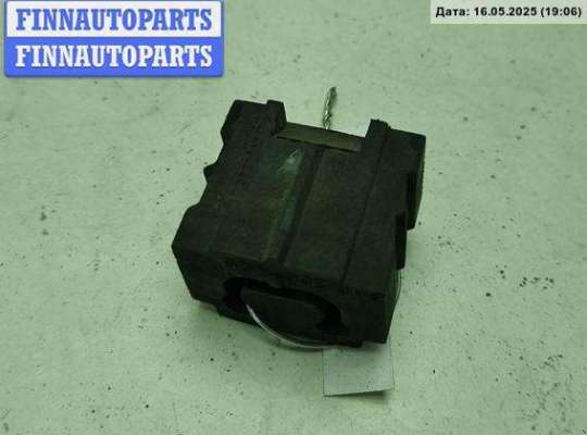 купить Кронштейн радиатора на Volkswagen Passat B5