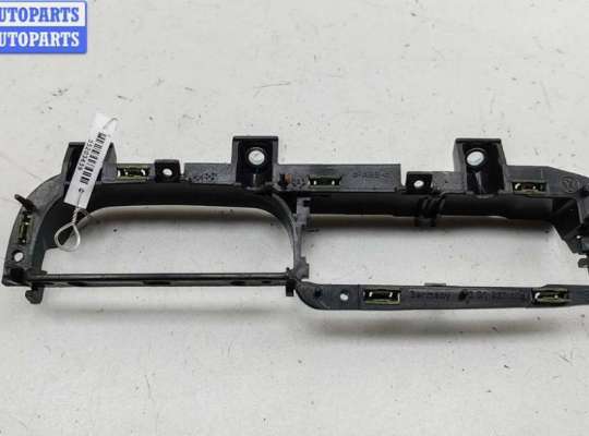 купить Ручка двери внутренняя передняя левая на Volkswagen Passat B5+ (GP)