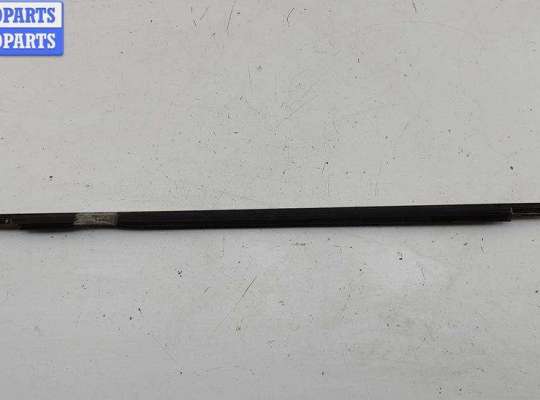 купить Молдинг стекла двери задней правой наружный на Volkswagen Passat B5