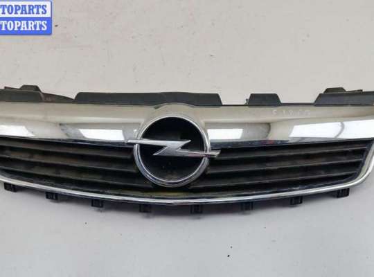 Решетка радиатора OP2432213 на Opel Zafira B (2004-2014)