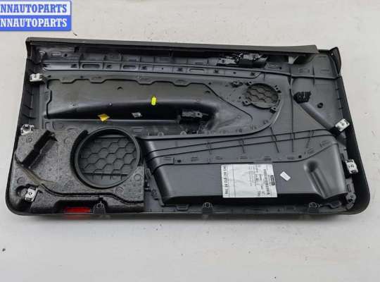 купить Обшивка двери передней правой (дверная карта) на Volkswagen Golf-5