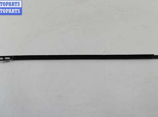 купить Молдинг стекла двери передней левой наружный на Volkswagen Passat B7