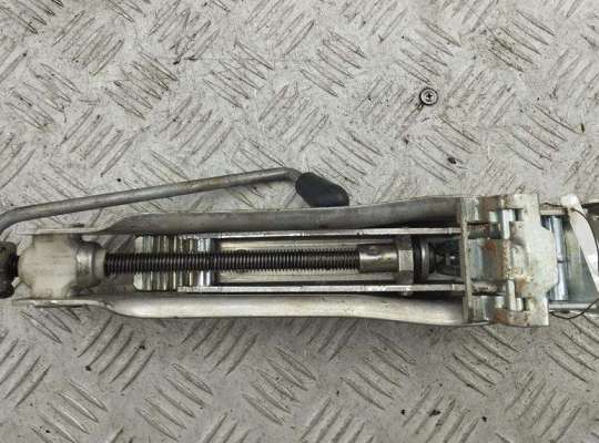 Домкрат VG2817722 на Volkswagen Passat B5+ (GP)