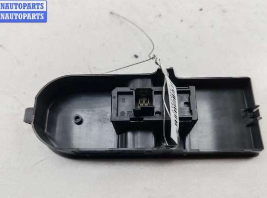 купить Кнопка стеклоподъемника переднего правого на Opel Astra H (2004-2009)