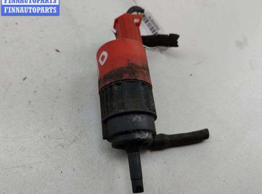 купить Насос (моторчик) омывателя стекла на Volvo S40 / V40 (1995-2004)