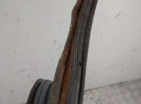 купить Уплотнитель двери передней правой на Ford Transit (2000-2006)