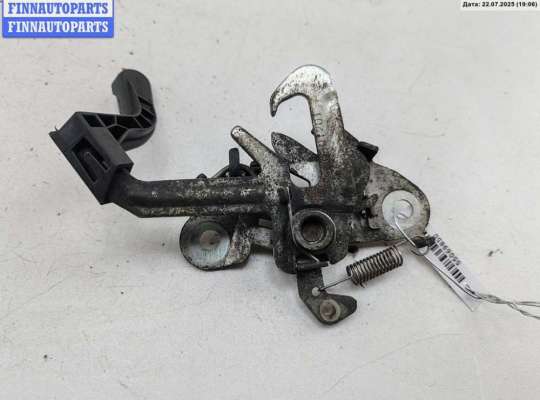 Замок капота на Peugeot 207