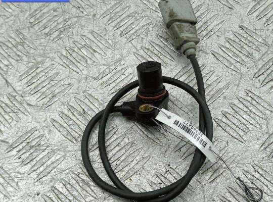 купить Датчик положения коленвала на Volkswagen Passat B5