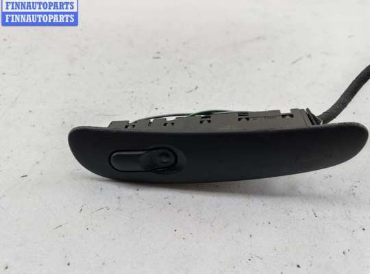 купить Кнопка стеклоподъемника переднего левого на Opel Vectra B (1995-2002)