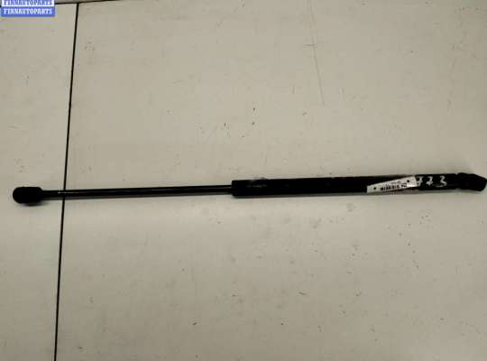 Амортизатор крышки (двери) багажника VG2626496 на Volkswagen Golf-3