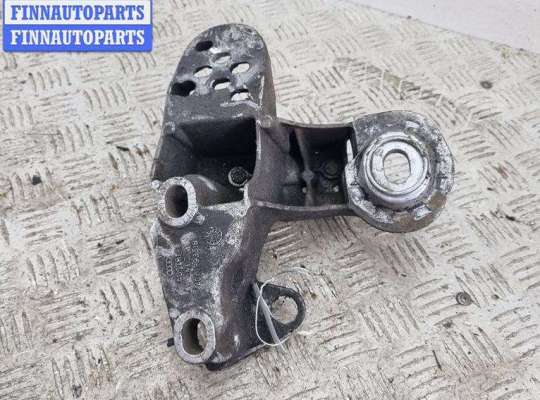 купить Кронштейн двигателя опорный на Volkswagen Passat B5