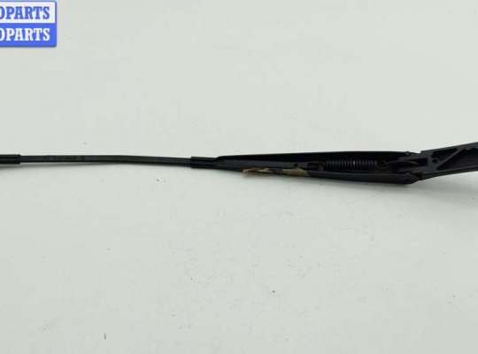 купить Щеткодержатель (поводок стеклоочистителя) передний на Volkswagen Passat B6