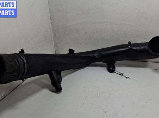 купить Патрубок интеркулера на Volkswagen Touran