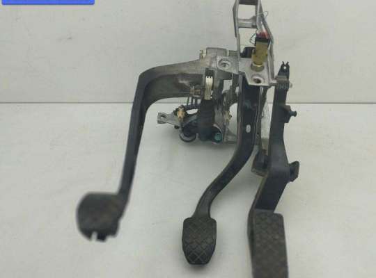 Купить Узел педальный на Volkswagen Passat B5 Узел педальный VG2778411 на Volkswagen Passat B5