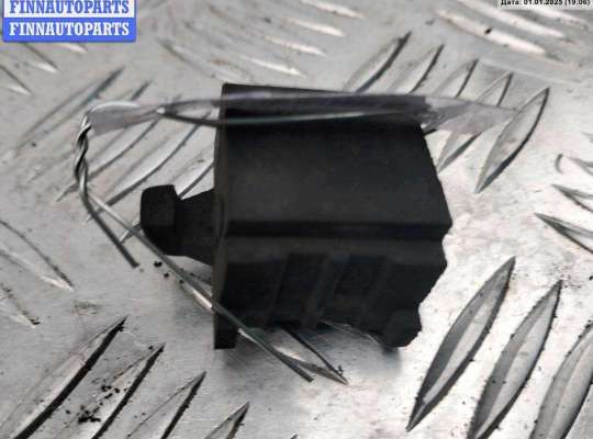 купить Кронштейн радиатора на Volkswagen Passat B5