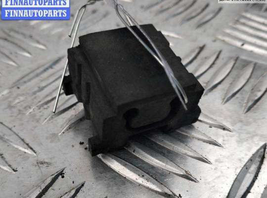 купить Кронштейн радиатора на Volkswagen Passat B5