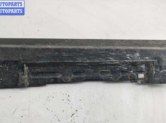 купить Накладка на порог наружная правая на Mazda 3 (2018- ) BP