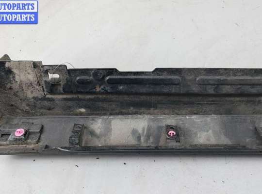 купить Накладка на порог наружная правая на Mazda 3 (2018- ) BP