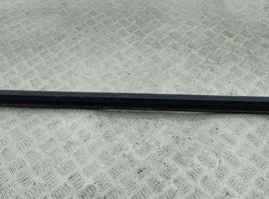 купить Направляющая сдвижной двери (салазка) правая на Ford Transit (2000-2006)