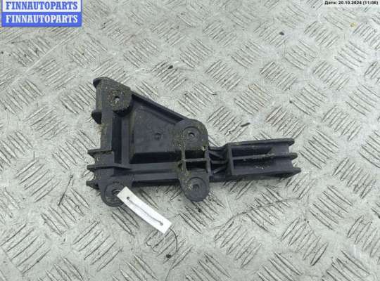 Кронштейн бампера переднего AU1376316 на Audi 80 B4 (1991-1996)