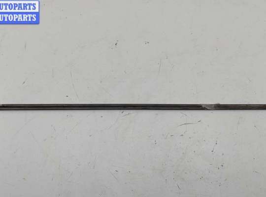 купить Молдинг двери передней правой на Volkswagen Passat B6