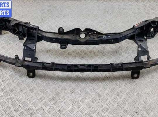 Рамка передняя (панель кузовная, телевизор) FO2151656 на Ford Focus II (2004-2011)