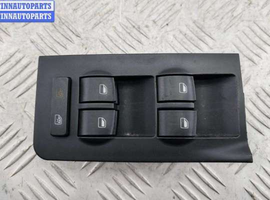 Блок кнопок управления стеклоподъемниками AU1752143 на Audi A6 C5 (1997-2005)