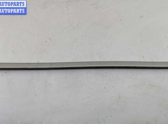 купить Молдинг двери передней левой на Volkswagen Golf-3
