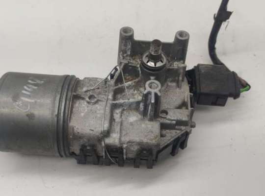 купить Двигатель стеклоочистителя переднего (моторчик дворников) на Audi A4 B6 (2001-2004)