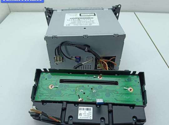 Магнитола на Mercedes-Benz C (W204)