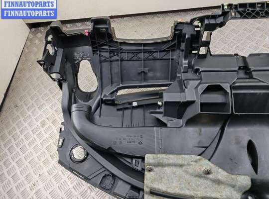 Панель передняя салона (Торпедо) на Renault Scenic II