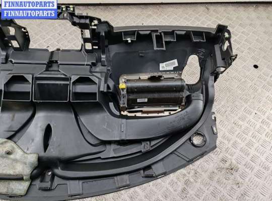 Панель передняя салона (Торпедо) на Renault Scenic II