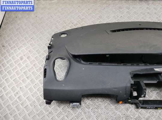 Панель передняя салона (Торпедо) на Renault Scenic II