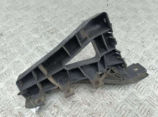 купить Кронштейн бампера переднего на Audi A4 B6 (2001-2004)