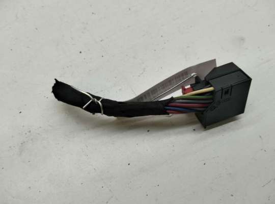 Купить Разъем (фишка) проводки на Volkswagen Passat B6 Разъем (фишка) проводки VG2385949 на Volkswagen Passat B6