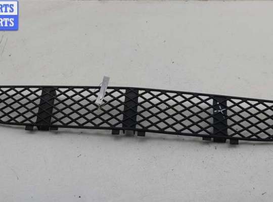 купить Решётка (заглушка) в бампер на Mercedes E-Class W210 (1995-2002)